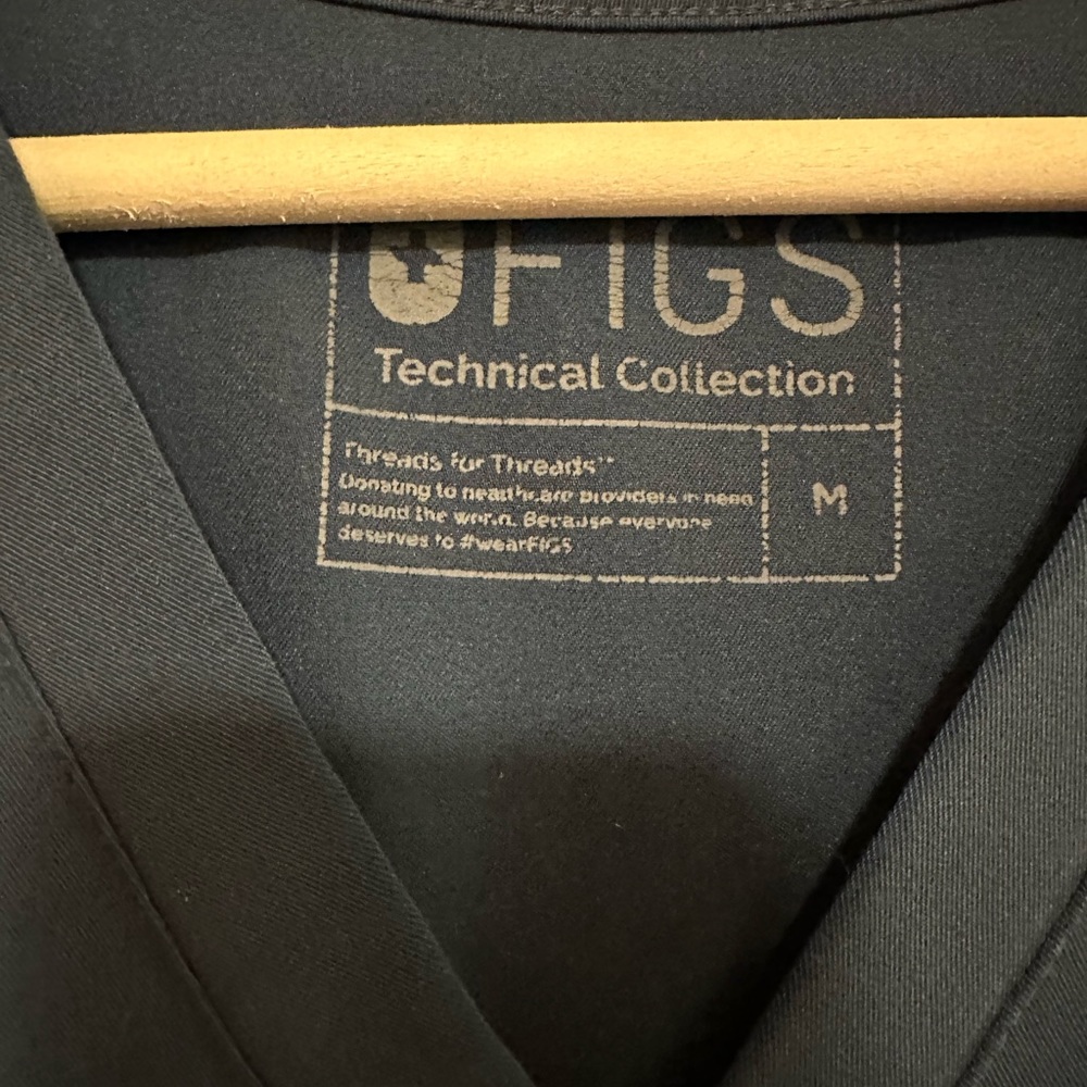 Figs Scrub Top - Picture 3 of 3